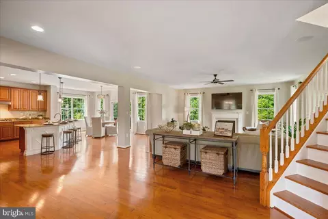 Entry Way - 12670 Perrywood Ln, Dunkirk, MD 20754 photo 7 of 28