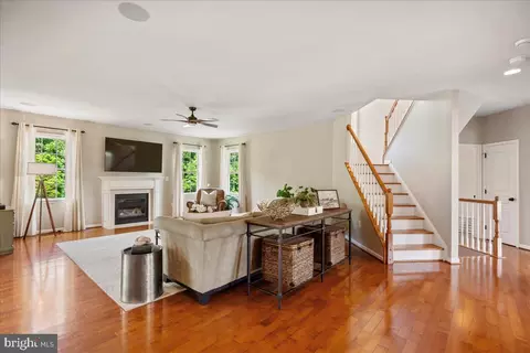 Living - 12670 Perrywood Ln, Dunkirk, MD 20754 photo 3 of 6