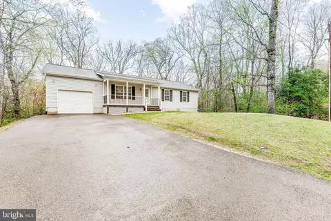 307 Red Cloud Rd, Lusby, MD 20657 photo 2