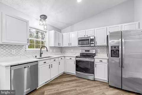 307 Red Cloud Rd, Lusby, MD 20657 photo 11