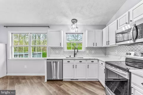 307 Red Cloud Rd, Lusby, MD 20657 photo 9
