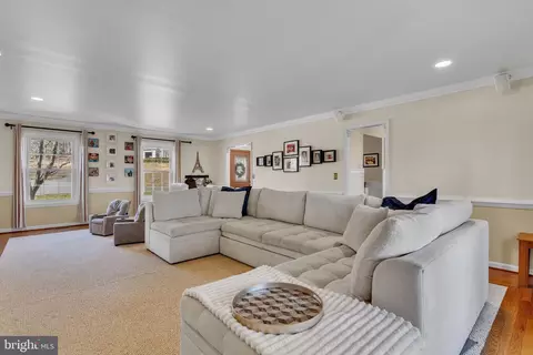 Living - 9805 Empire Ct, Dunkirk, MD 20754 photo 1 of 4