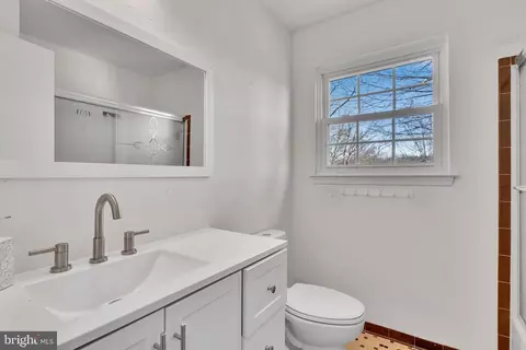 Bath - 9805 Empire Ct, Dunkirk, MD 20754 photo 3 of 4