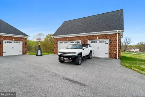 Exterior - 2310 Golf Club Dr, Dunkirk, MD 20754 photo 6 of 10