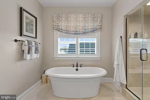 Bath - 2310 Golf Club Dr, Dunkirk, MD 20754 photo 2 of 6