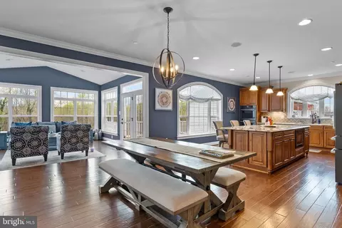 Entry Way - 2310 Golf Club Dr, Dunkirk, MD 20754 photo 8 of 18