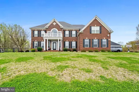 Exterior - 2310 Golf Club Dr, Dunkirk, MD 20754 photo 2 of 10