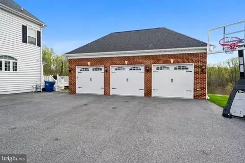 Exterior - 2310 Golf Club Dr, Dunkirk, MD 20754 photo 7 of 10