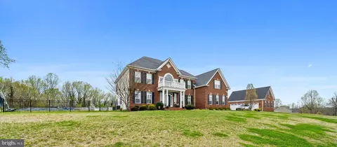 Exterior - 2310 Golf Club Dr, Dunkirk, MD 20754 photo 4 of 10