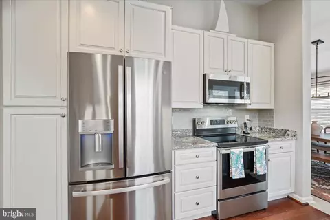 Kitchen - 834 Oyster Bay Pl, Solomons, MD 20688 photo 6 of 7