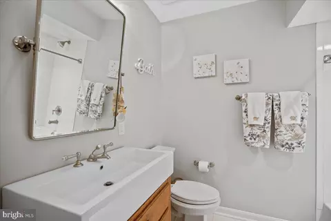 Bath - 834 Oyster Bay Pl, Solomons, MD 20688 photo 5 of 8