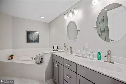 Bath - 834 Oyster Bay Pl, Solomons, MD 20688 photo 2 of 8