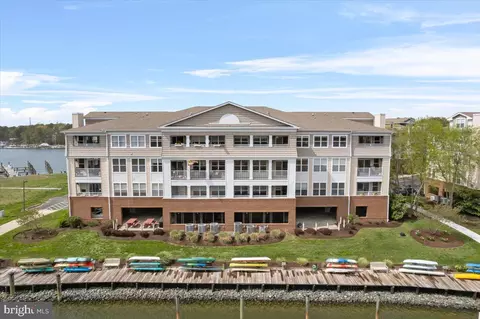 823 Oyster Bay Pl #302, Solomons, MD 20688