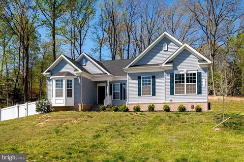 1962 Foxwood Ln, Lusby, MD 20657