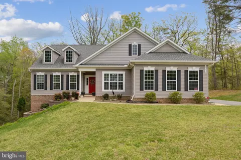 1937 Winding Path Ln, Lusby, MD 20657