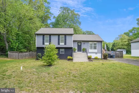 11930 Susan Ln, Lusby, MD 20657