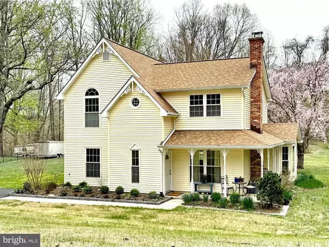 260 Sun Park Ln, Huntingtown, MD 20639