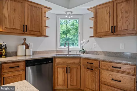 Kitchen - 12701 Springfield Ct, Dunkirk, MD 20754 photo 6 of 7