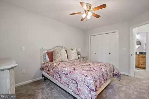 Bedroom - 12701 Springfield Ct, Dunkirk, MD 20754 photo 6 of 10