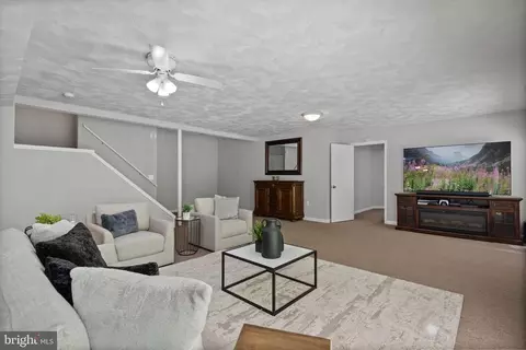 Living - 12701 Springfield Ct, Dunkirk, MD 20754 photo 3 of 5