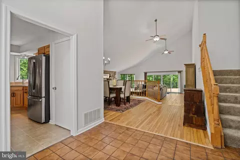 Entry Way - 12701 Springfield Ct, Dunkirk, MD 20754 photo 6 of 10