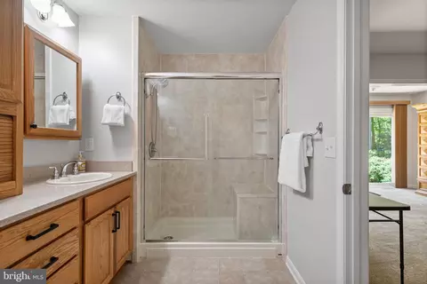 Bath - 12701 Springfield Ct, Dunkirk, MD 20754 photo 4 of 6