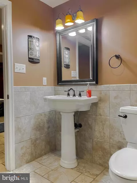 Bath - 580 Windmill Dr, Saint Leonard, MD 20685 photo 13 of 15