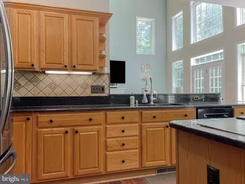 Kitchen - 580 Windmill Dr, Saint Leonard, MD 20685 photo 6 of 7