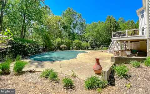Exterior - 580 Windmill Dr, Saint Leonard, MD 20685 photo 6 of 17
