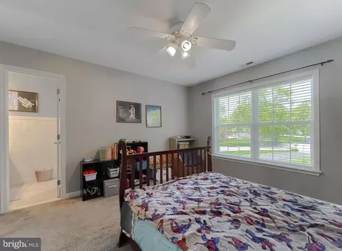 Bedroom - 580 Windmill Dr, Saint Leonard, MD 20685 photo 4 of 13