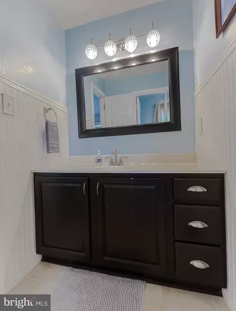 Bath - 580 Windmill Dr, Saint Leonard, MD 20685 photo 4 of 15