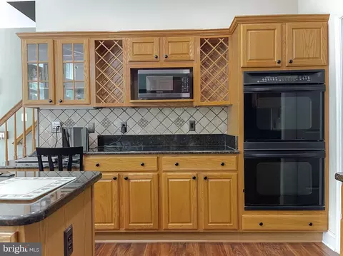 Kitchen - 580 Windmill Dr, Saint Leonard, MD 20685 photo 4 of 7