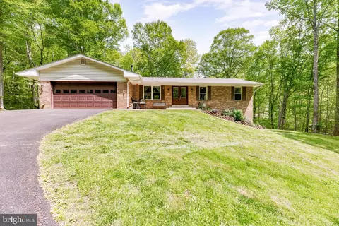 1641 Colonial Oak Ct, Huntingtown, MD 20639