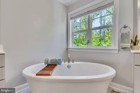 Bath - 2411 Comptrollers Ct, Prince Frederick, MD 20678 photo 4 of 8