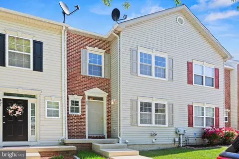 423 Cambridge Pl, Prince Frederick, MD 20678