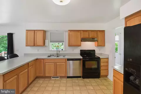 Kitchen - 3375 Old Jones Rd, Dunkirk, MD 20754 photo 2 of 2
