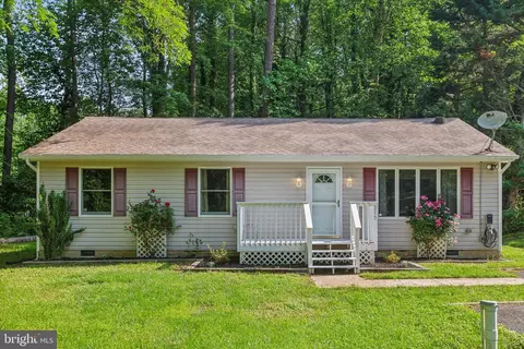 312 Gray Dr, Lusby, MD 20657