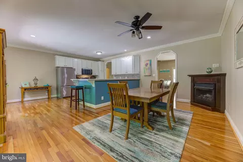 Dining - 1885 Robin Ct, Lusby, MD 20657 photo 2 of 4