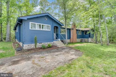 11621 Deadwood Dr, Lusby, MD 20657