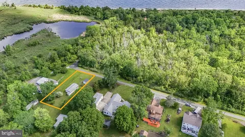 10953 Poplar Dr, Lusby, MD 20657