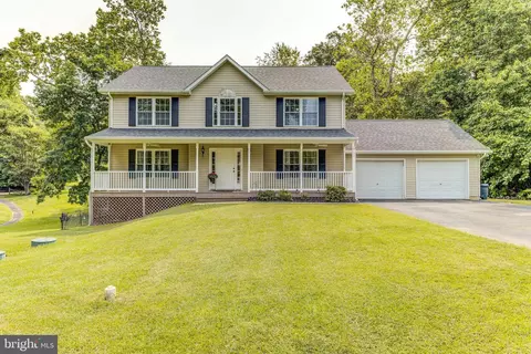 5552 Cherry St, Saint Leonard, MD 20685