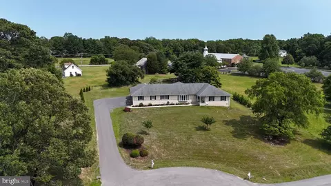 811 White Marsh Ct, Huntingtown, MD 20639