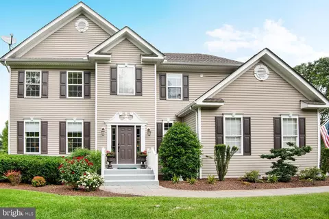 9105 Megatha Ln, Owings, MD 20736