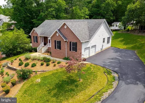 12740 Great Ln, Lusby, MD 20657