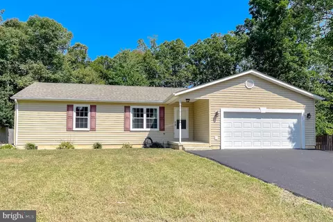 327 White Sands Dr, Lusby, MD 20657