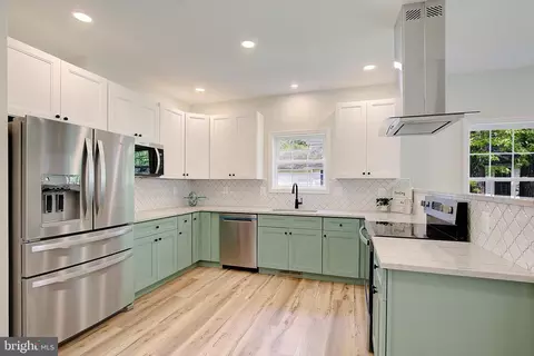 3932 3rd St, North Beach, MD 20714