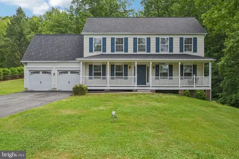 3245 Loring Dr, Huntingtown, MD 20639