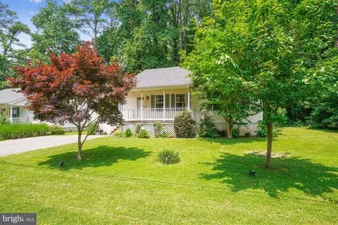 308 Chestnut Dr, Lusby, MD 20657