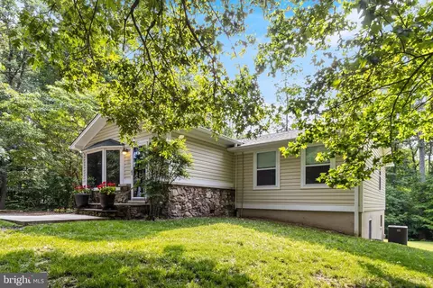 5034 Harvard St, Saint Leonard, MD 20685