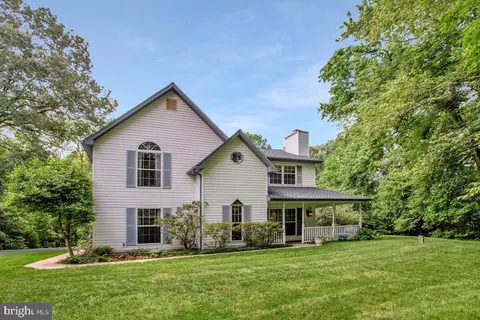 7701 Lake Shore Dr, Owings, MD 20736